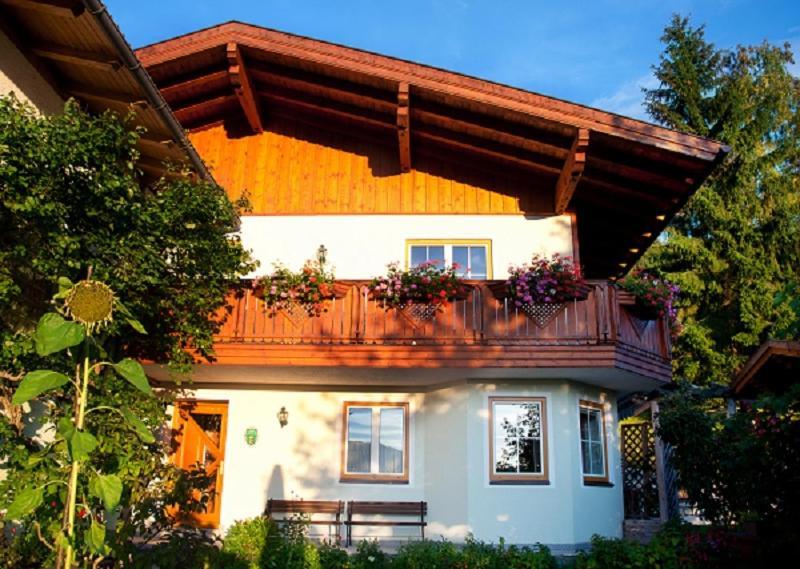 Ferienhaus Deutschmann سانكت يوهان ايم بونغ المظهر الخارجي الصورة